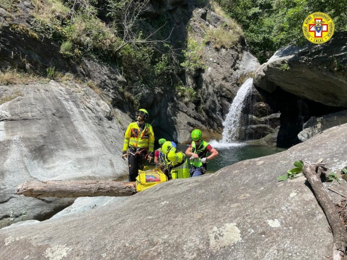 Mentre fa canyoning precipitata da un altezza di 7 metri: ricoverata in ospedale