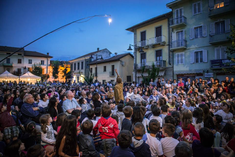 Una piazza Lunathica