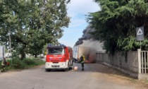 Leini, furgone frigo in fiamme in Strada Palera IL VIDEO