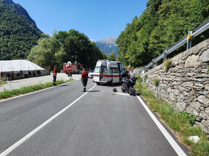 Ceres: scontro tra auto e moto, 30enne finisce al Cto