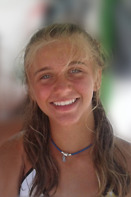 Addio a Erika morta a 17 anni per un male incurabile