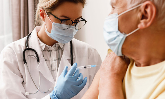 Proroga al 15 settembre per la somministrazione dei vaccini anti Covid nelle farmacie