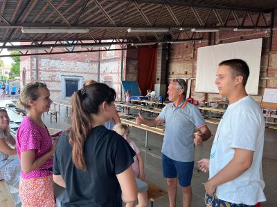 Un carico speciale di giocattoli per gli orfani di Mariupol ospiti a Castellamonte