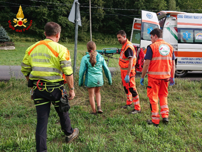 Giovane scout rimane bloccata sul greto dell’Orco, salvata dai Vigili del fuoco