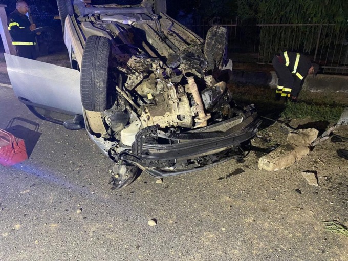 Perde il controllo dell’auto e si ribalta LE FOTO