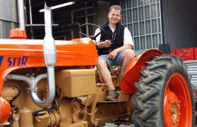 Agricoltore di 30 anni muore schiacciato dal trattore
