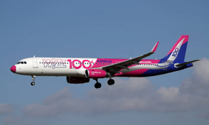 Offerta di lavoro come assistente di volo: la compagnia low cost ungherese Wizz Air assume