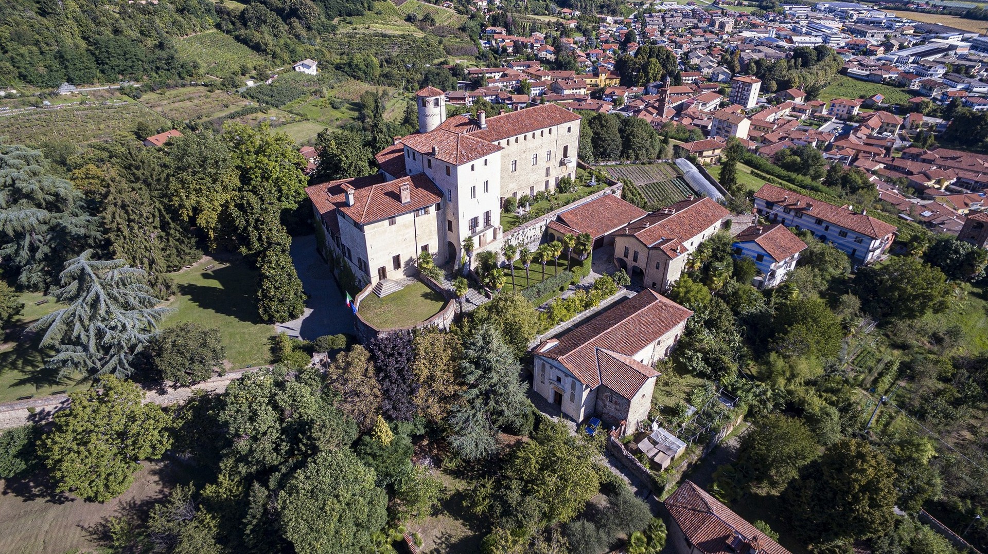 Castello della Manta (CN)_Foto Roberto Morelli_2020_(C) FAI - Fondo Ambiente Italiano