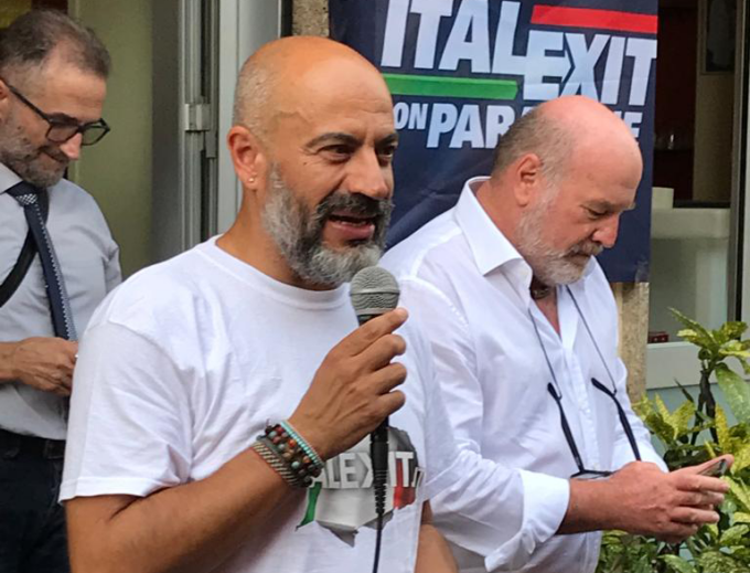 Gianluigi Paragone a Ivrea, il leader di Italexit attacca Letta e Meloni