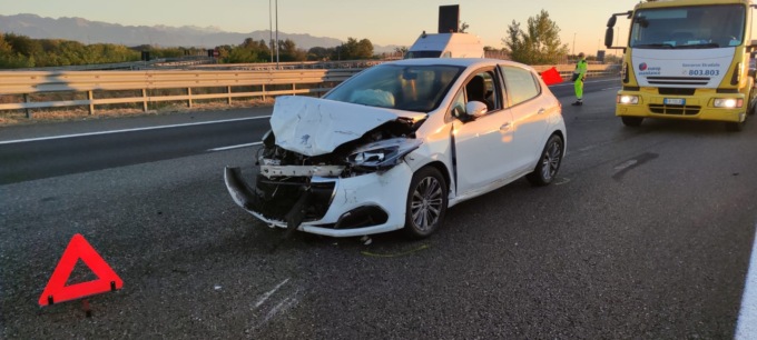 Scontro sulla A4 allo svincolo Volpiano sud