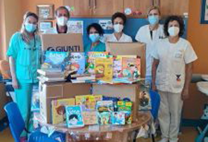 La libreria Giunti ha regalato centinaia di libri alla Pediatria