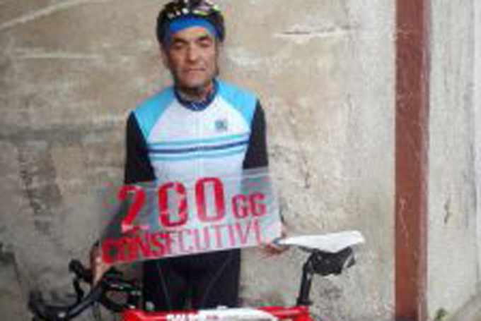 Impresa di un 63enne castellamontese: in sella da 200 giorni consecutivi