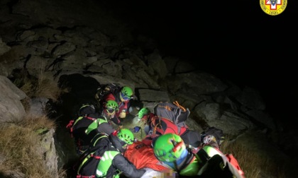 Escursionista precipita in un vallone e si ferisce gravemente, lungo intervento del soccorso alpino in Valchiusella