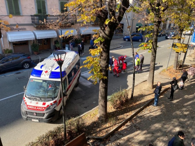 Uomo investito in centro a Rivarolo IL VIDEO