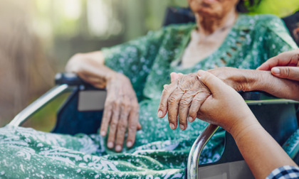 Regione Piemonte: aiuto economico alle famiglie con anziani e disabili non autosufficienti