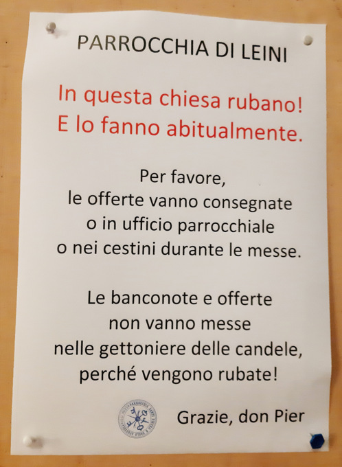 Allarme del parroco appeso in bacheca:  «In chiesa rubano»