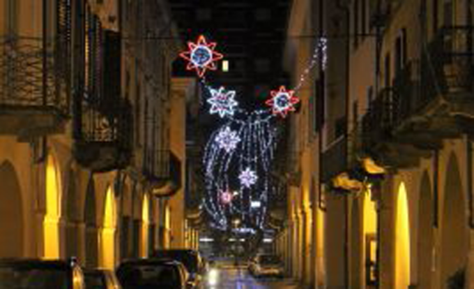 Luminarie natalizie, il caro bollette incide sugli allestimenti, cosa accadrà a Rivarolo?