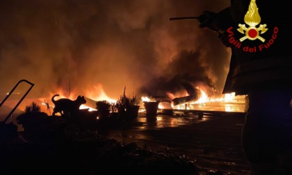 Incendio in una falegnameria a Caselle