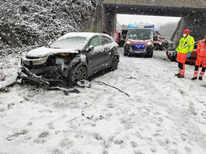 Incidente sulla pedemontana, quattro feriti