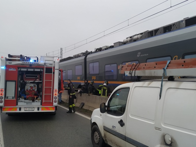 Donna sotto un treno a Bosconero