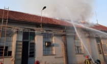 Incendio nell'ex cotonificio Vallesusa di Rivarolo