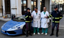 La corsa della Polizia in Lamborghini per salvare una vita