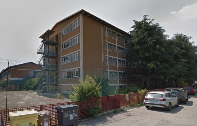 Zecche di piccioni al Fermi Galilei di Ciriè, Città Metropolitana disinfesta gli edifici