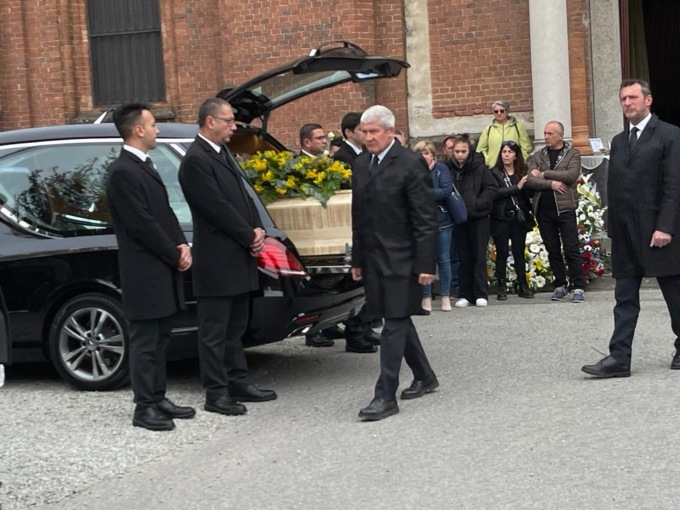 A Castellamonte lo straziante addio a Emanuele Nigra Gattinotta