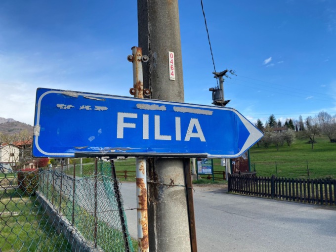Il traliccio che divide Castellamonte