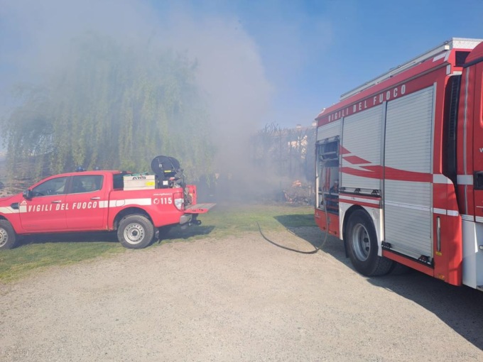 Incendio a Pavone Canavese, pronto l’intervento dei Vigili