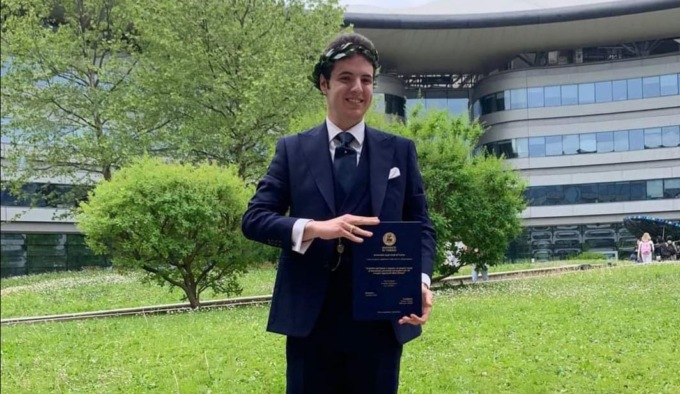 Il Candidato di cdx Andrea Cantoni si è laureato