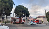 Leini incendio all'ex Villa, fiamme nel giardino