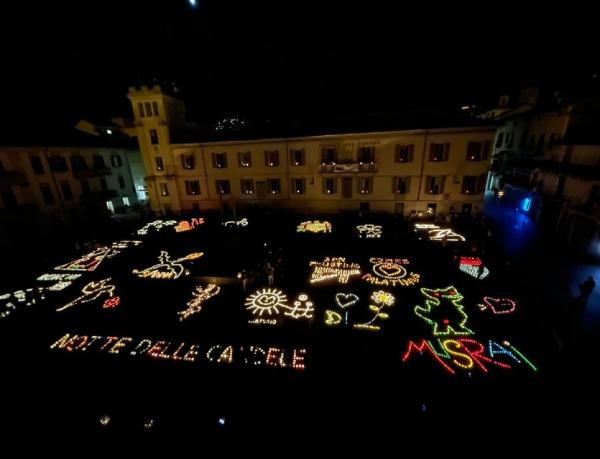 La Notte delle Candele incanta la piazza