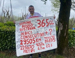 Tutti i giorni da un anno sempre in bicicletta: Castorina ha pedalato per quasi 30.000 Km