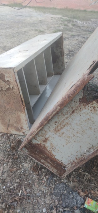 A Castellamonte incastrato un nuovo incivile: aveva abbandonato rifiuti ingombranti fra i boschi