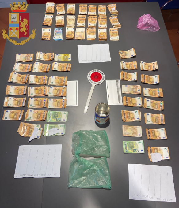 Oltre 60.000 euro in casa: in carcere un indagato per spaccio