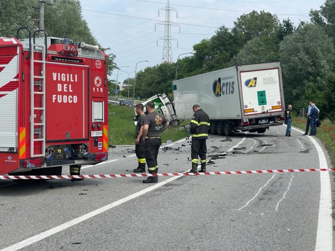 Incidente mortale, auto contro un tir tra Volpiano e Settimo