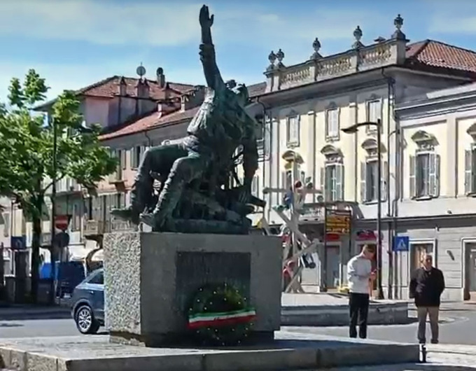 A Rivarolo lavori in corso per la nuova illuminazione del Monumento ai Caduti