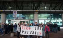 Caselle: Attivisti climatici fermati e circondati all'aeroporto dei jet privati