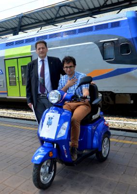 La denuncia di Giuseppe: “Con la mia motocarrozina per disabili sui treni non posso salire”