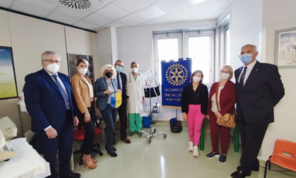 Un nuovo apparecchio per l’ossigenoterapia all'ospedale di Chivasso donato da Rotary e Rotaract