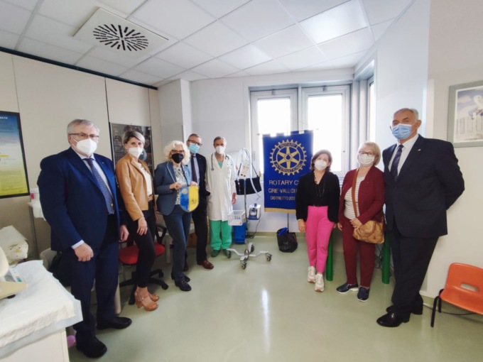 Un nuovo apparecchio per l’ossigenoterapia all’ospedale di Chivasso donato da Rotary e Rotaract