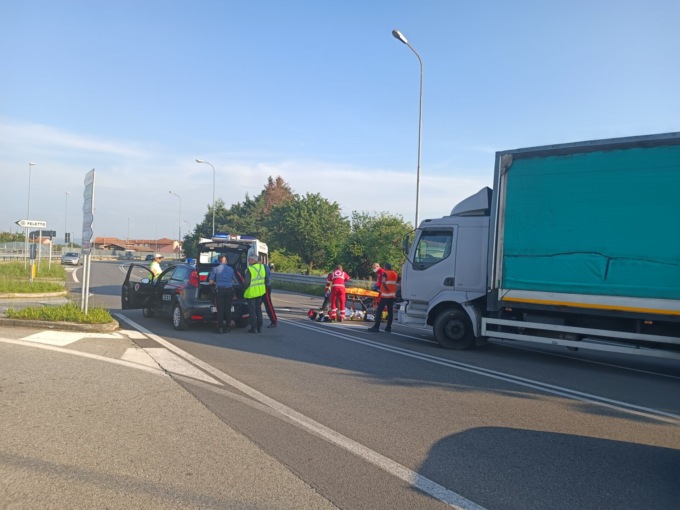 Incidente sulla 460, ferito un centauro