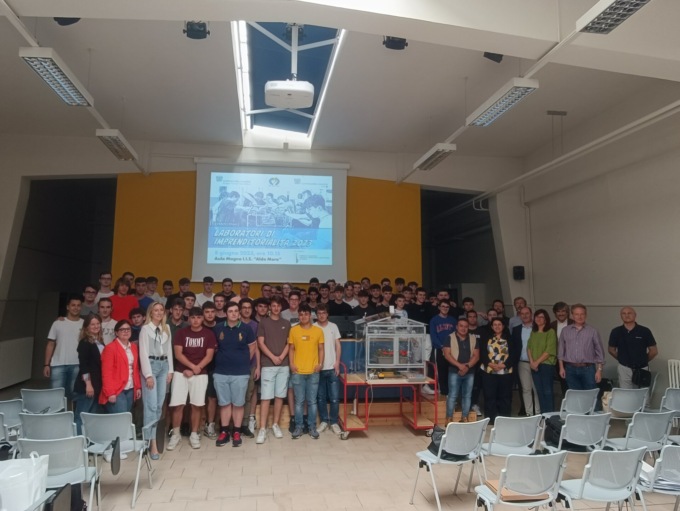 Una serra automatizzata costruita dagli allievi del Moro