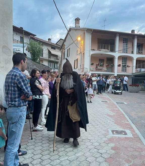 Tavagnasco: Inaugurazione della piazza..con fantasma