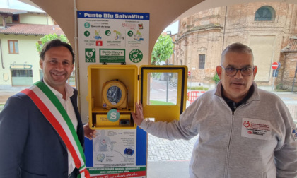 A Volpiano un nuovo defibrillatore sotto i portici del municipio