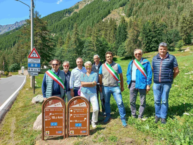 Sulla strada del Nivolet nuovi cartelli con indicazioni per i ciclisti
