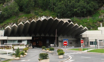 Chiude il traforo del Monte Bianco è polemica