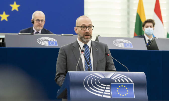 Panza (Lega): «Giù le mani dalla casa: al via la petizione dell’europarlamentare Panza per bloccare la Direttiva “Casa Green”»