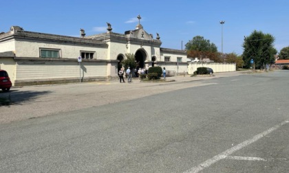 Ladri nei cimiteri a caccia di portafiori in rame